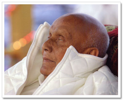 Sri Chinmoy meditating during a boat trip
